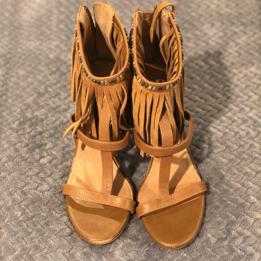 Gianni Bini Moccasin Sandal Heel